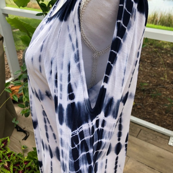 Tie Dye Cold Shoulder L Navy & White Top - Picture 6 of 8